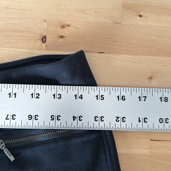 Athleta Strata Skirt Small Black A-line Stretch 2 Zippered Pockets - Picture 4 of 10